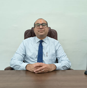 Dean, Principal